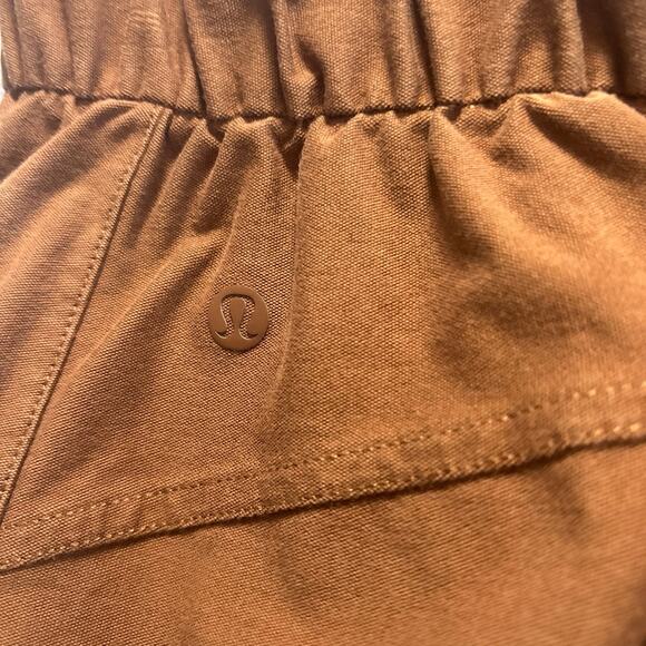Lululemon cargo pants size 24 - Picture 5 of 7
